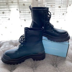 NEW Black Feminine women’s combat boot - size 7